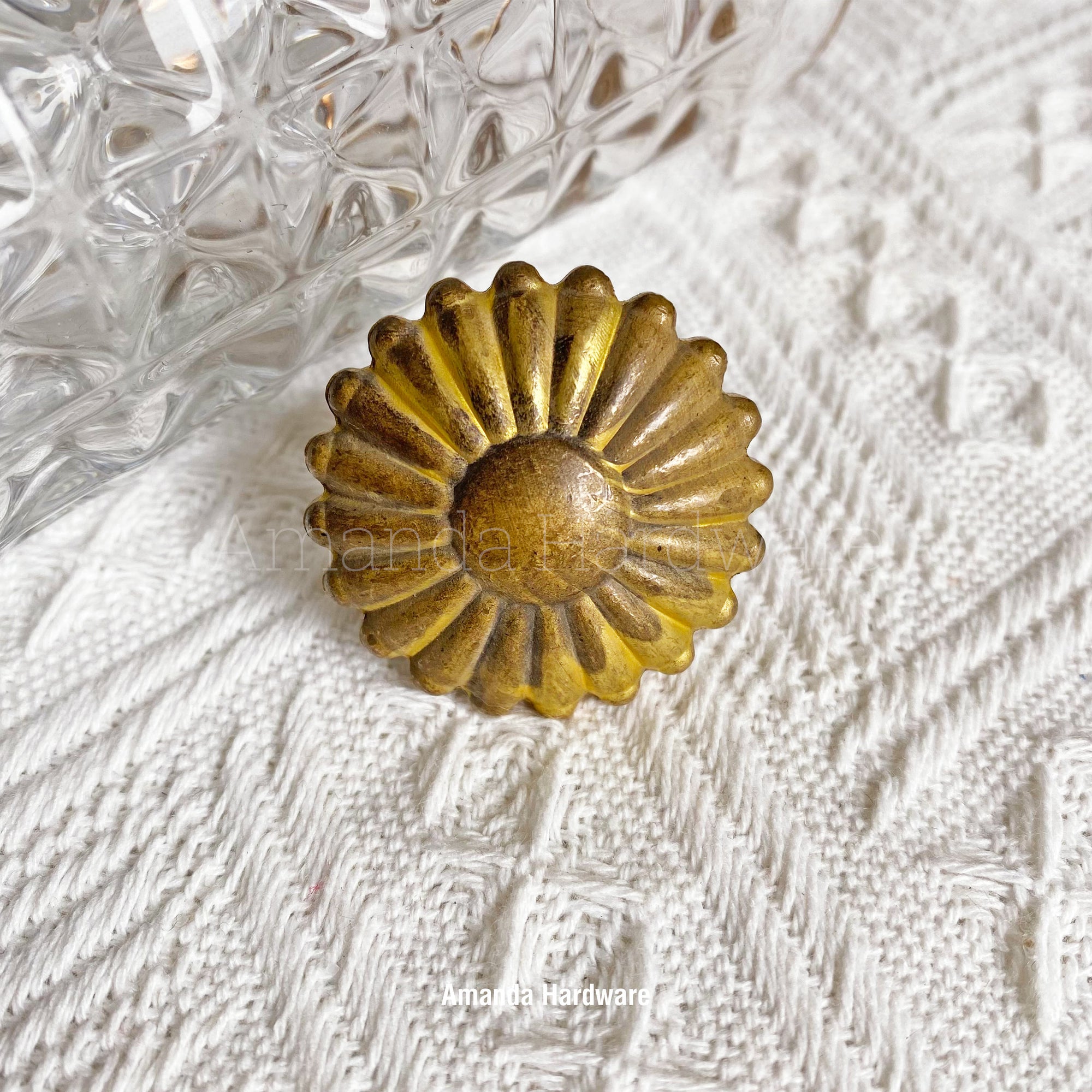 Brass Flat Flower Lamp Finial - 1.5in